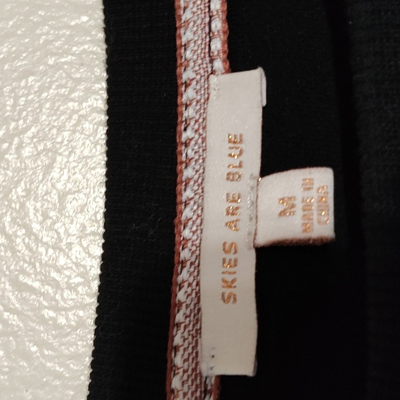 Skies Are Blue /Anthropologie Sweater Boucle Fringe Accent Black - Picture 3 of 12